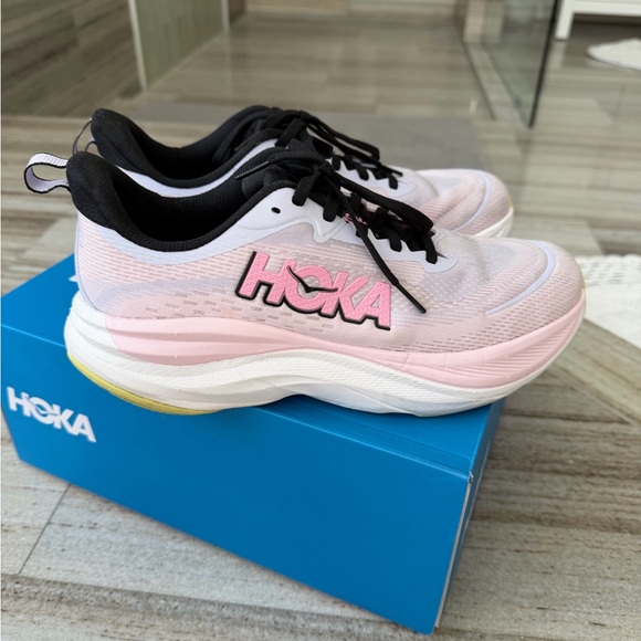 Hoka Women's Skyflow ✨great condition✨ - Picture 10 of 10